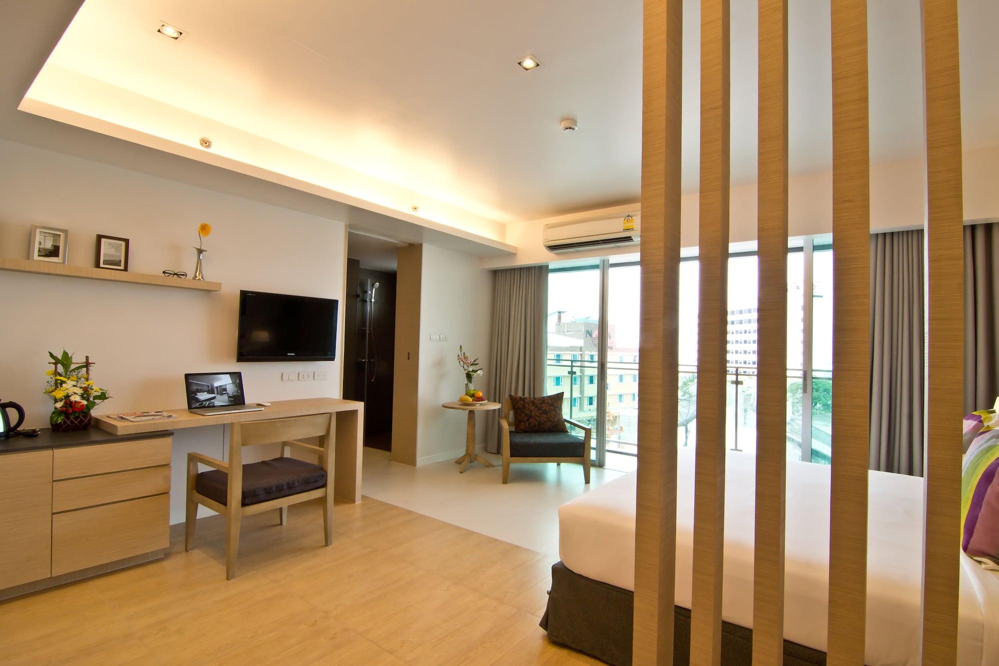 The Sun Xclusive Hotel Pattaya Exterior photo