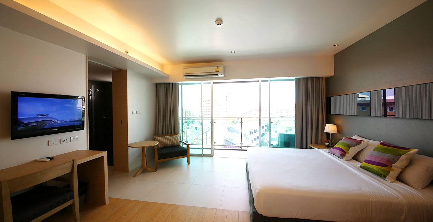 The Sun Xclusive Hotel Pattaya Exterior photo