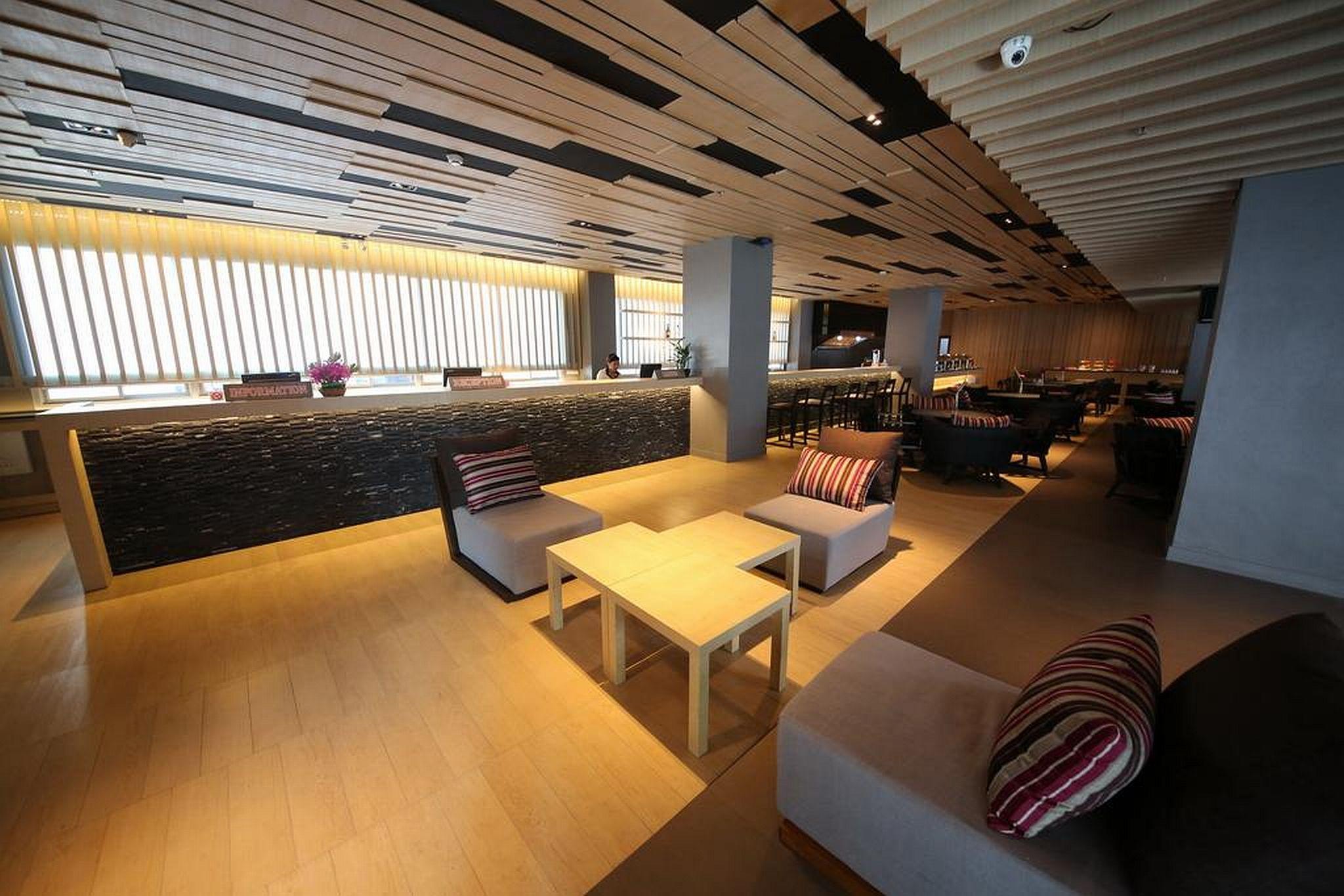 The Sun Xclusive Hotel Pattaya Exterior photo