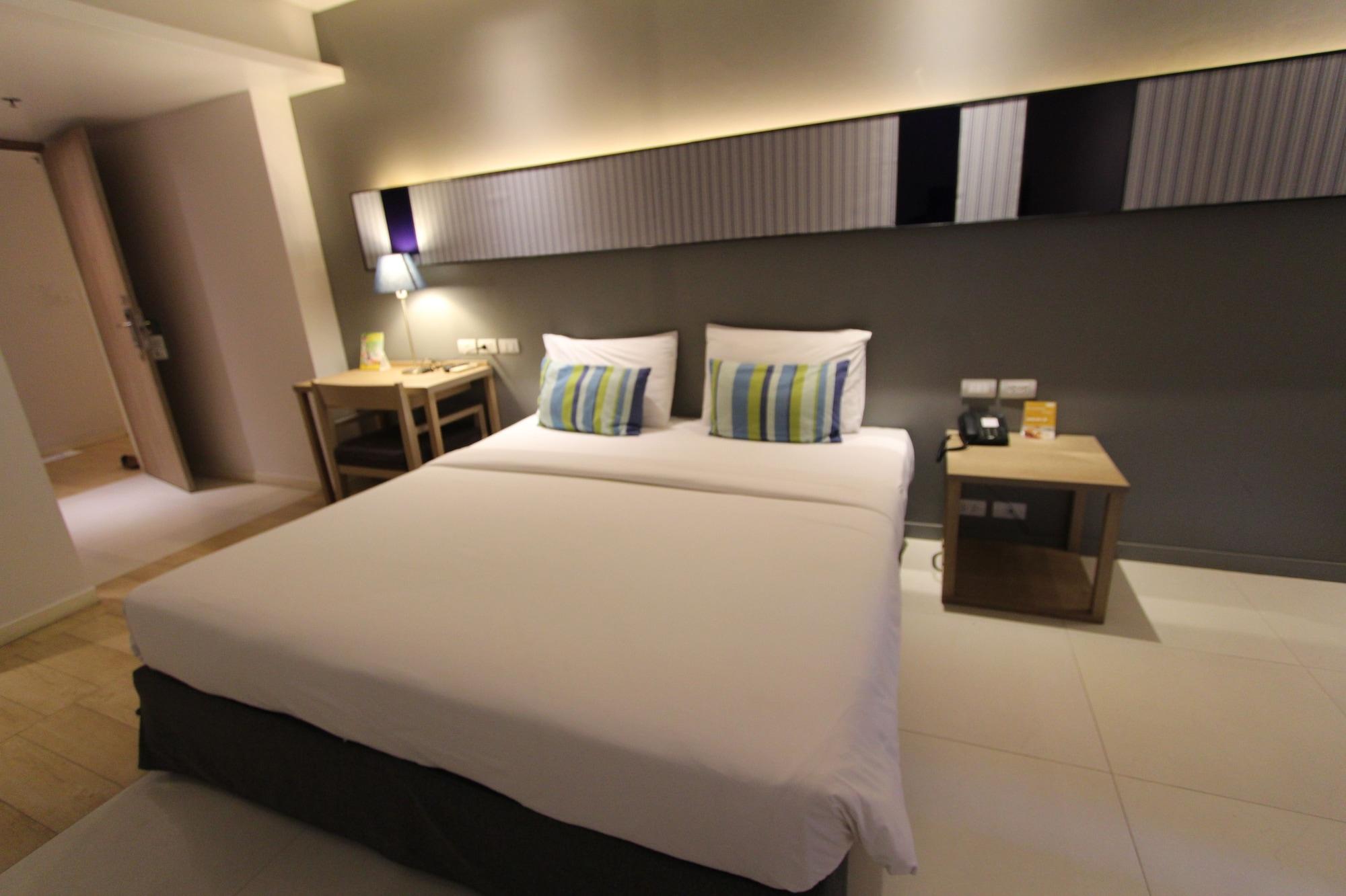 The Sun Xclusive Hotel Pattaya Exterior photo