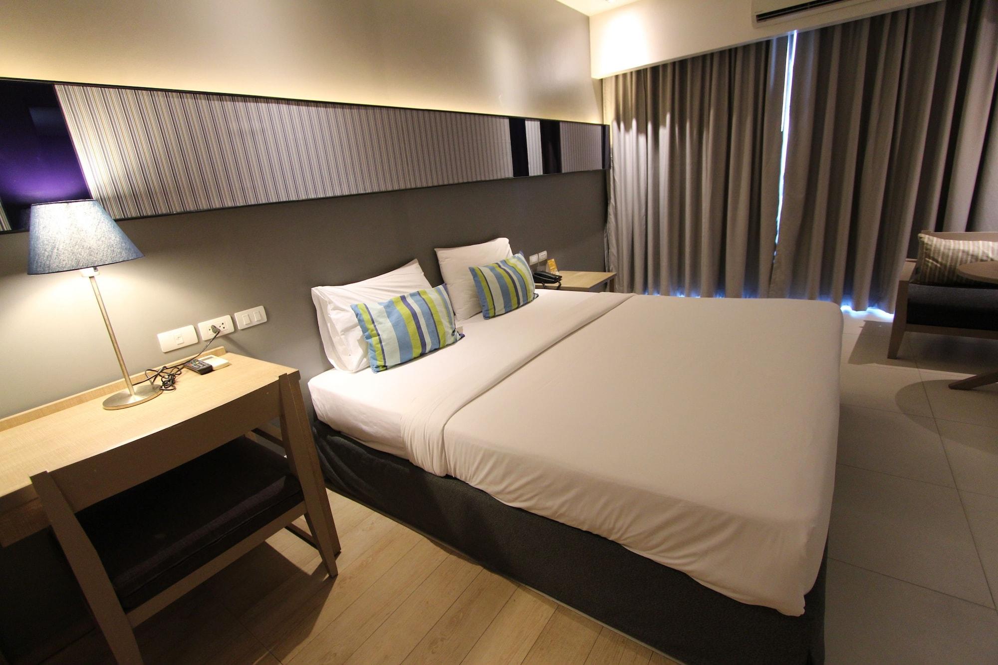 The Sun Xclusive Hotel Pattaya Exterior photo
