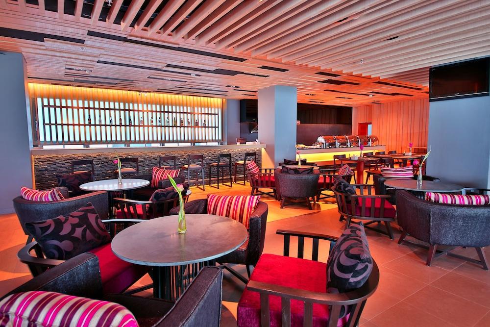 The Sun Xclusive Hotel Pattaya Exterior photo