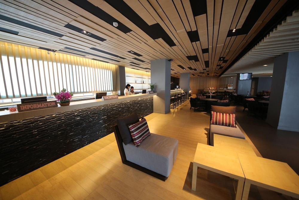 The Sun Xclusive Hotel Pattaya Exterior photo
