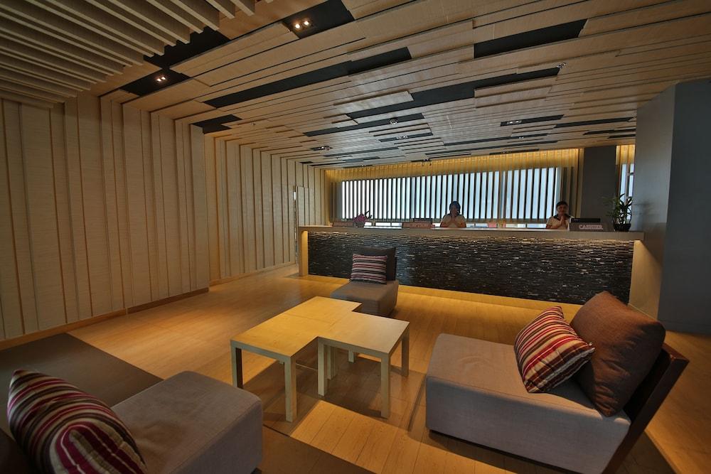The Sun Xclusive Hotel Pattaya Exterior photo