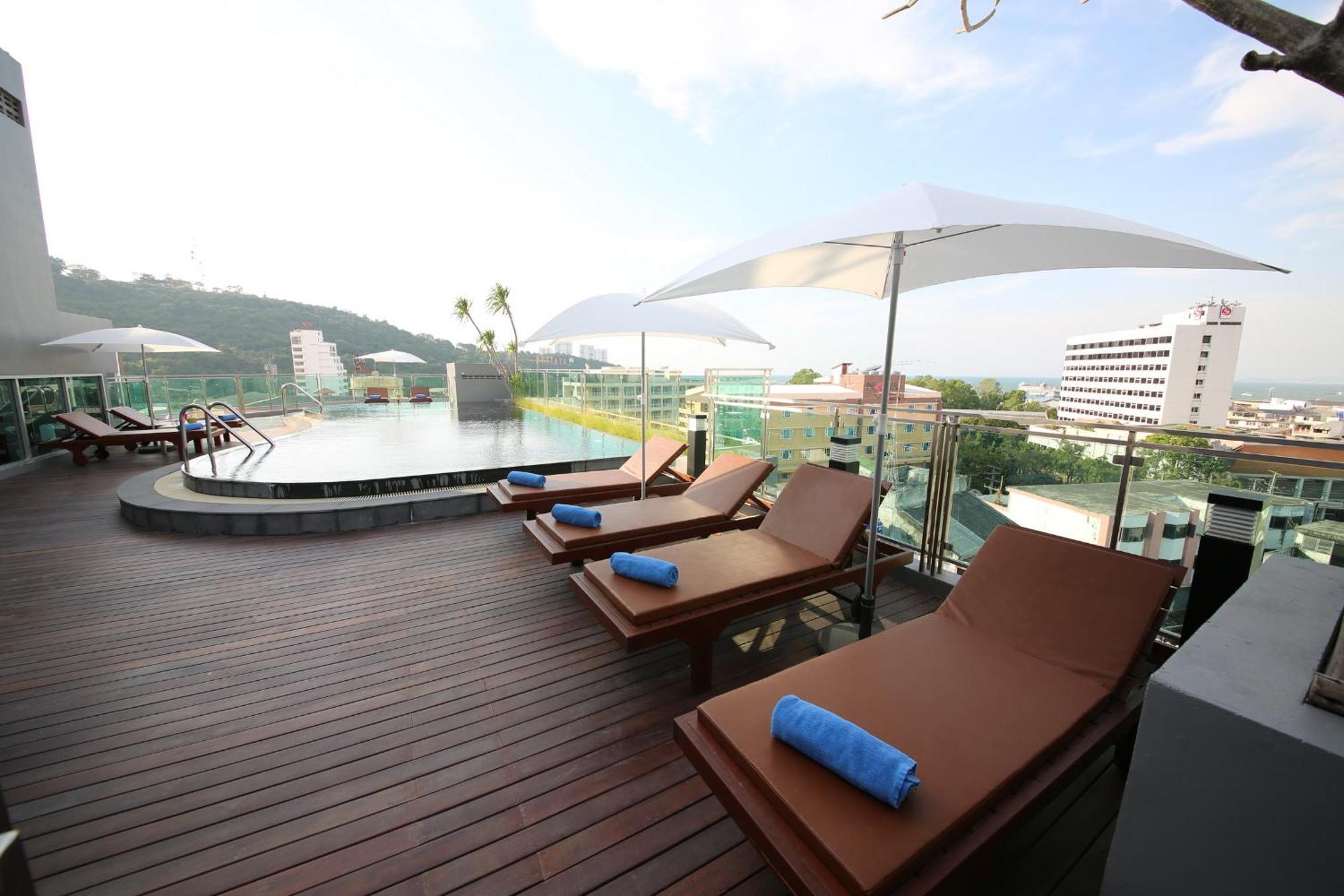 The Sun Xclusive Hotel Pattaya Exterior photo