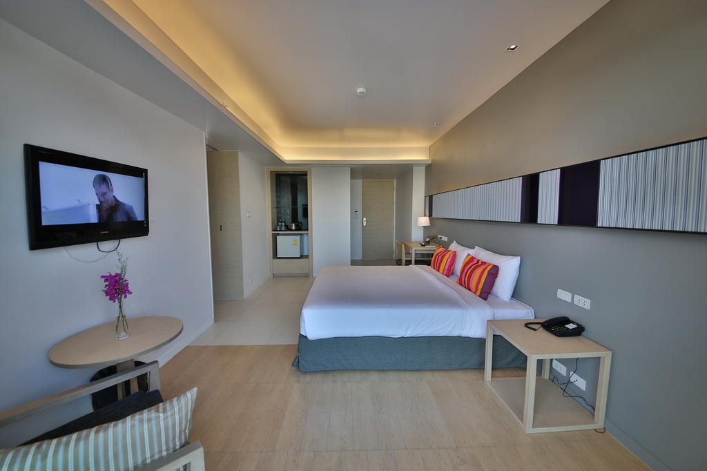 The Sun Xclusive Hotel Pattaya Exterior photo
