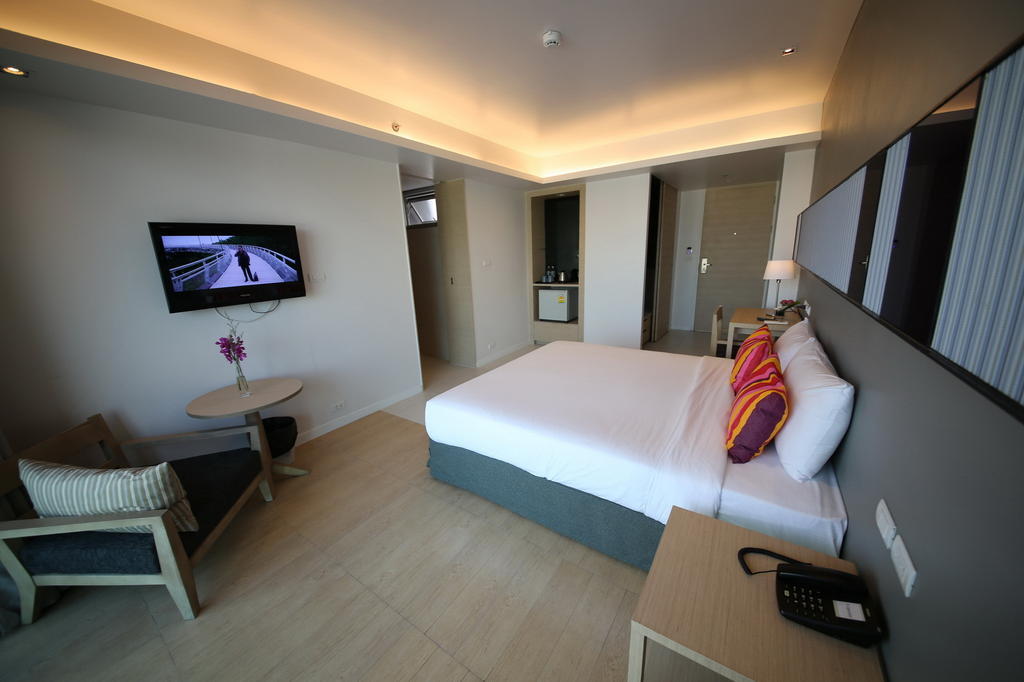 The Sun Xclusive Hotel Pattaya Exterior photo